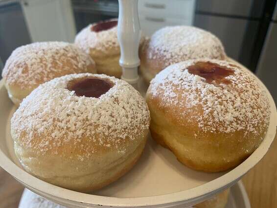 סופגניות קלאסיות שמכינים בקלות // צילום: ליאור פלג